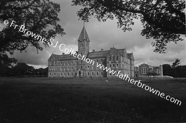 COLLEGE WITH NEW CHAPEL